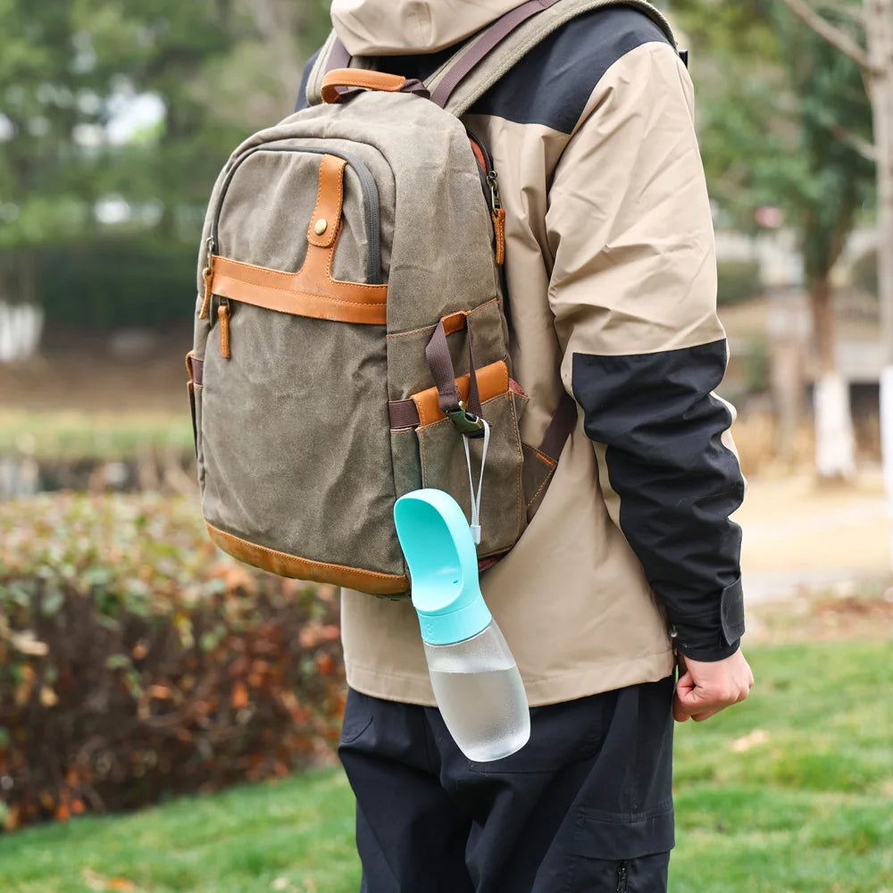 Borraccia Portatile per Cani e Gatti con Ciotola Integrata – Bottiglia Anti-Perdita per Passeggiate, Viaggi e Escursioni